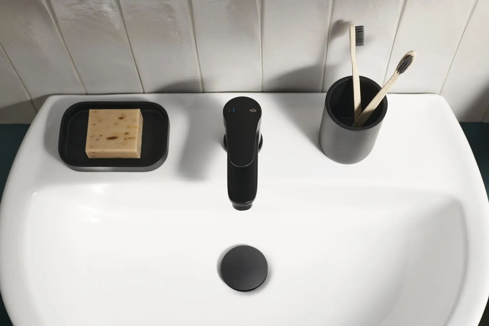 Смеситель для умывальника KFA Armatura Sparc (Black Matte)