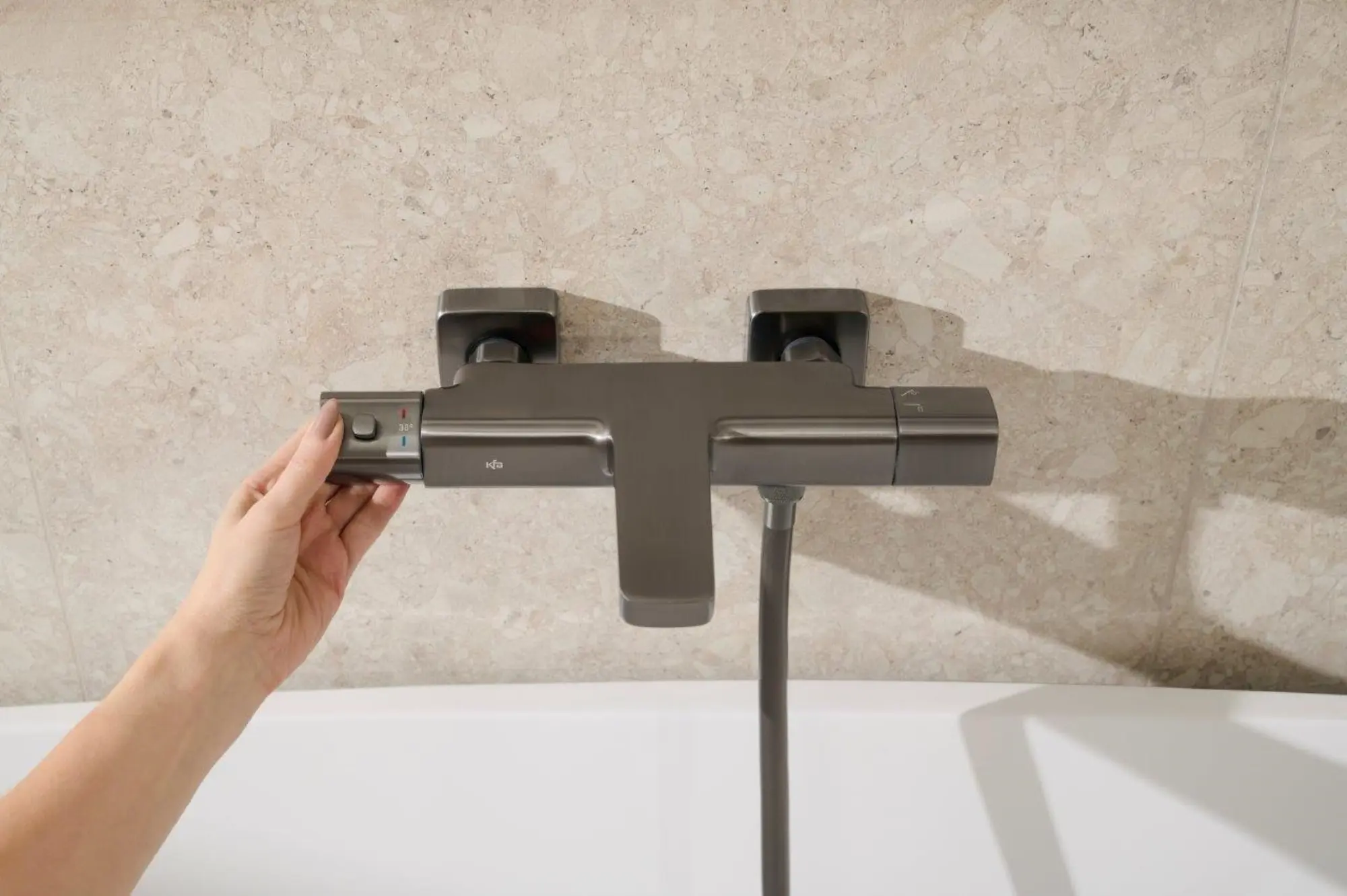 Смеситель для ванны и душа KFA Armatura Malaga 5754-010-61 (Gun Metal Grey)