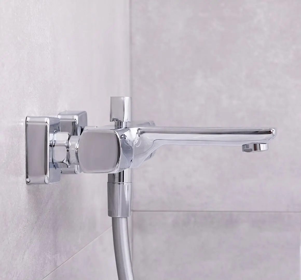 Смеситель для ванны и душа KFA Armatura Morganit 4924-010-00 (Chrome)