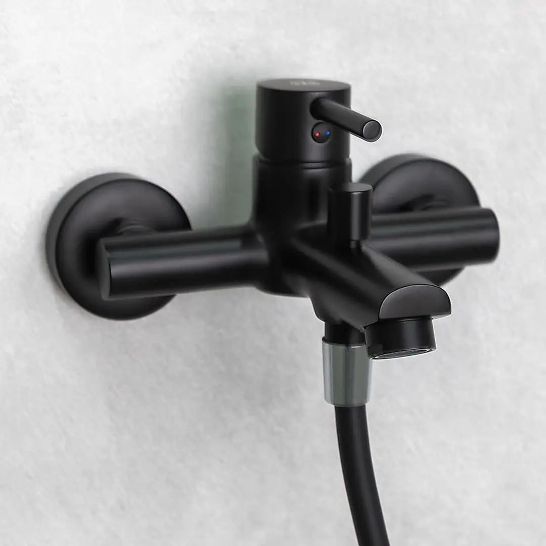 Смеситель для ванны и душа KFA Armatura Neda 5824-010-81 (Black)