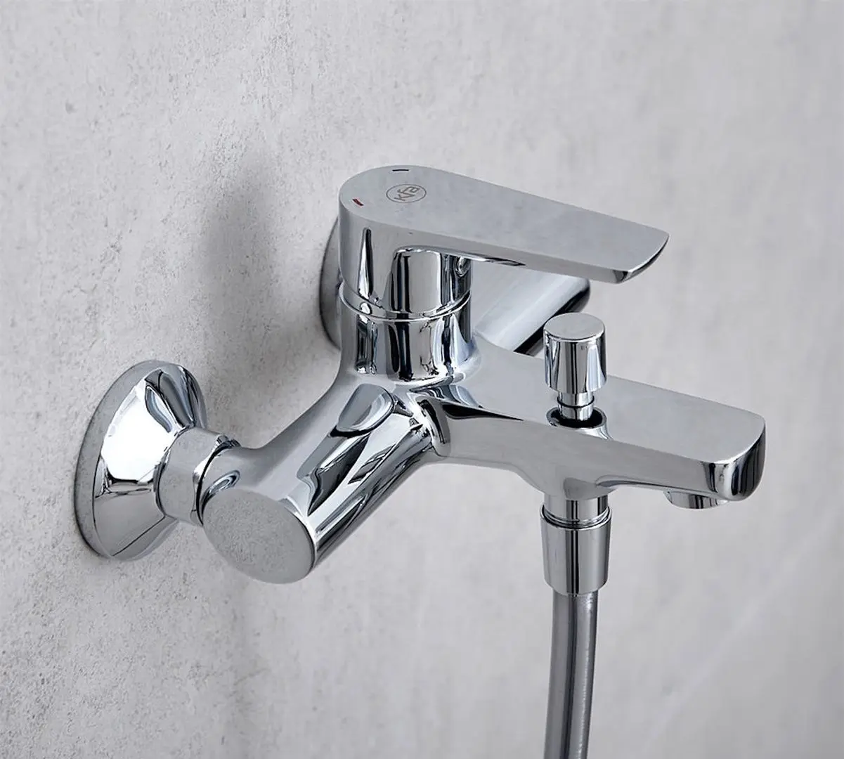 Смеситель для ванны и душа KFA Armatura Neon 5224-013-00 (Chrome)