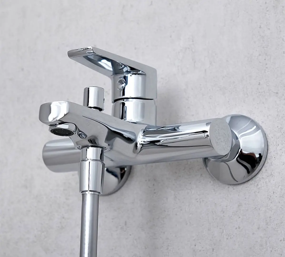 Смеситель для ванны и душа KFA Armatura Neon 5224-013-00 (Chrome)