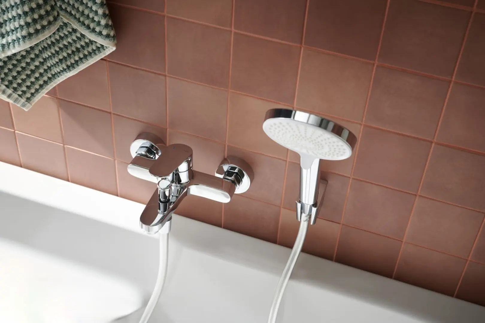 Смеситель для ванны и душа KFA Armatura Otava 5554-010-00 (Chrome)