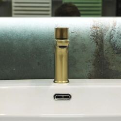 Смеситель для умывальника Mat|eco Aleo (Brushed Gold) Thumb