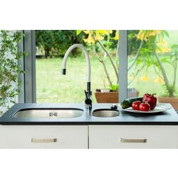 Смеситель для мойки Pyramis Flessi 090919538 (White/Chrome) Thumb