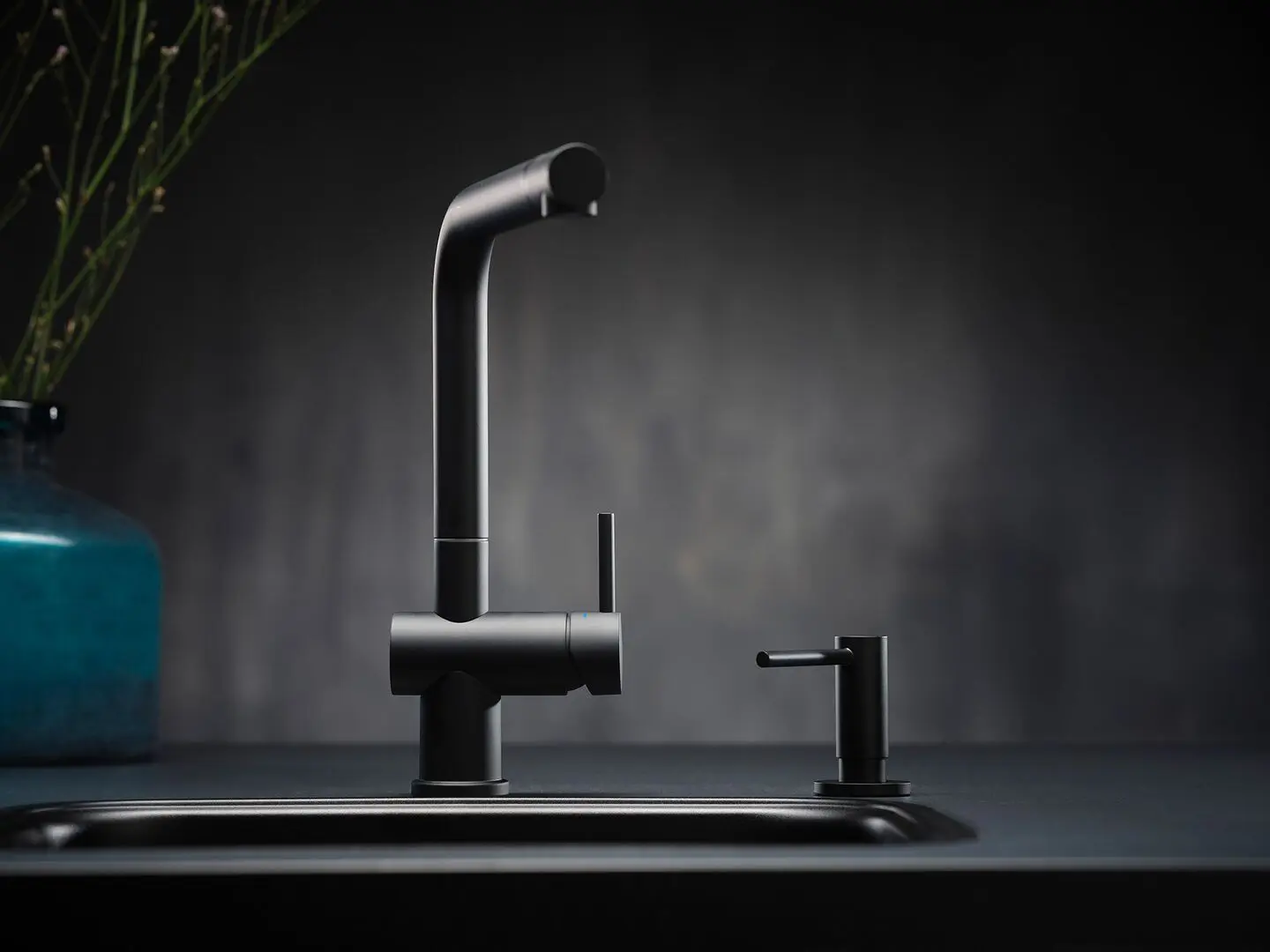 Смеситель для мойки Reginox Yadkin R31681 (Black)