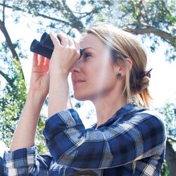 Binoclu Celestron UpClose G2 10x25 (Black) Thumb