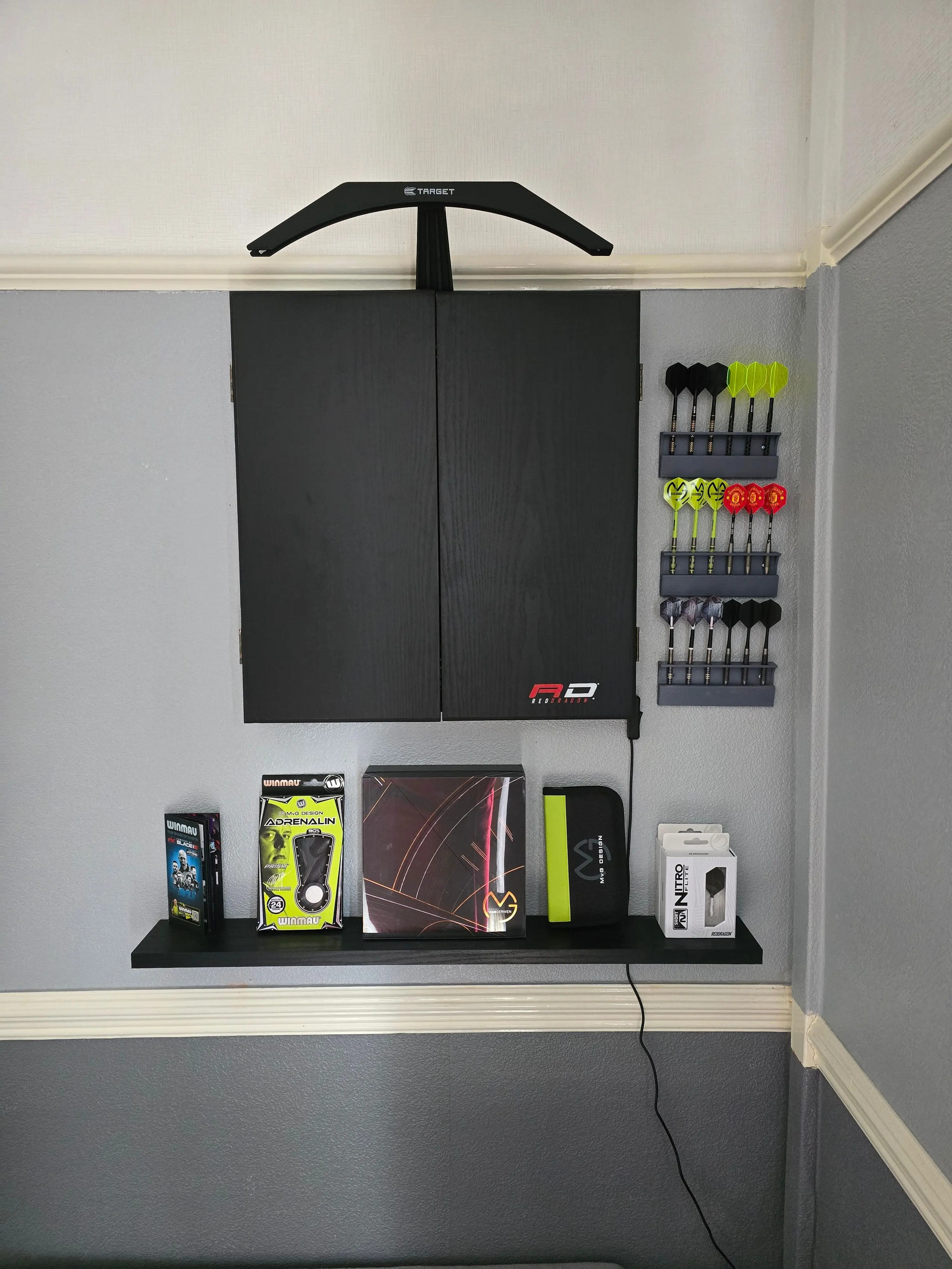 Шкаф для дартса Red Dragon Darts Deluxe (Black)