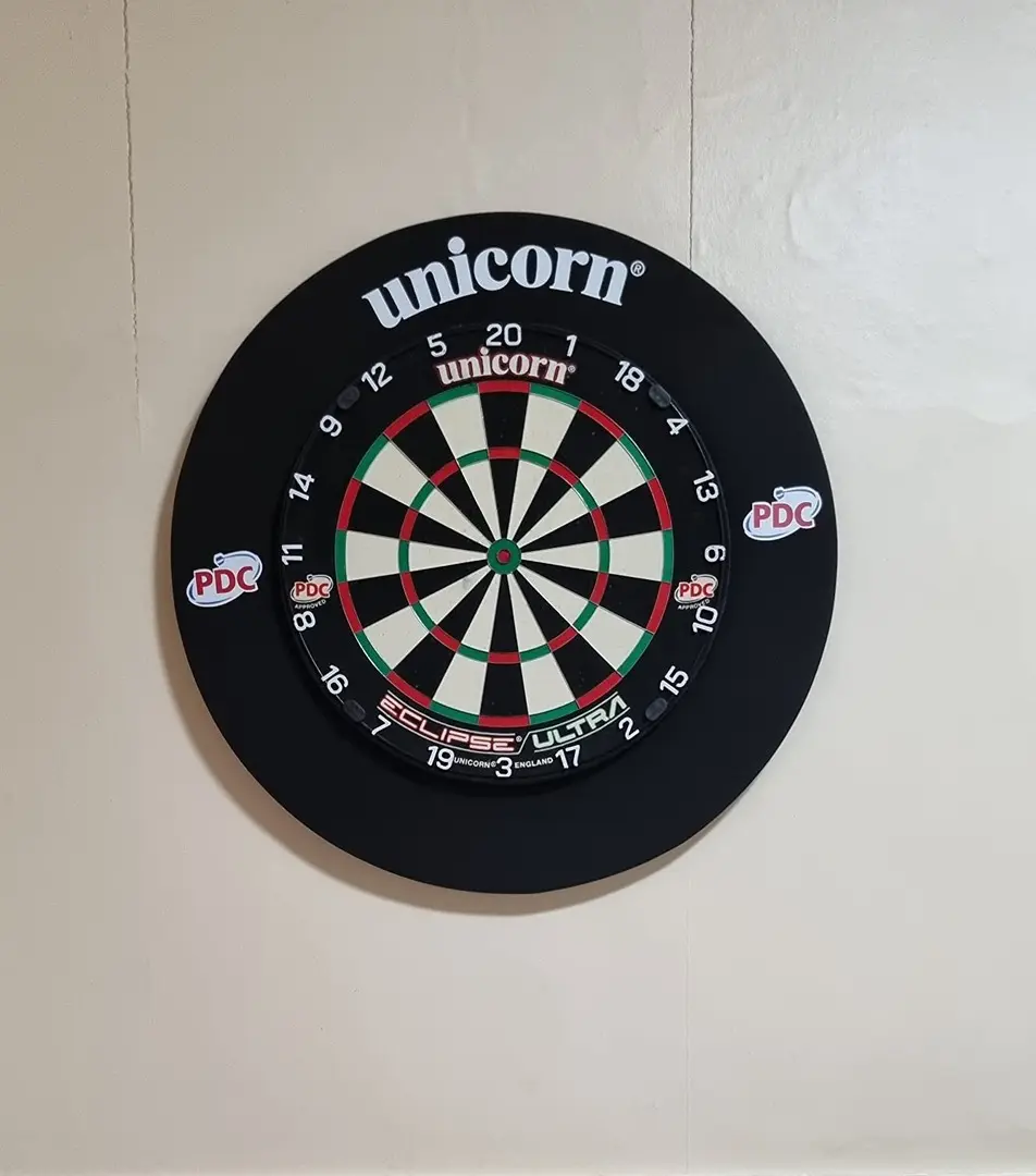 Darts Unicorn Eclipse Ultra PDC (Black)