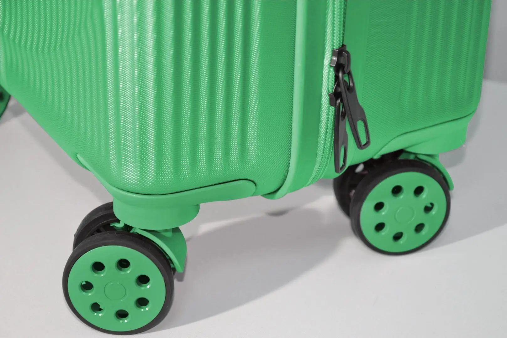 Чемодан Francesco Ferellino Fossette M (Green)