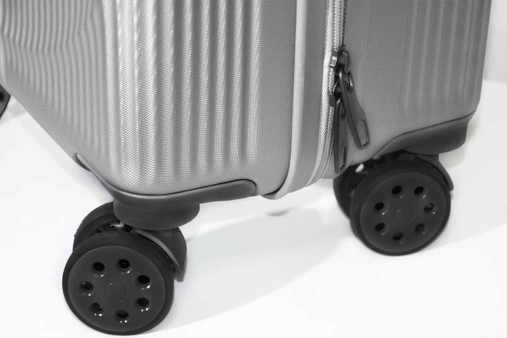 Чемодан Ground Fossette S (Light Grey)