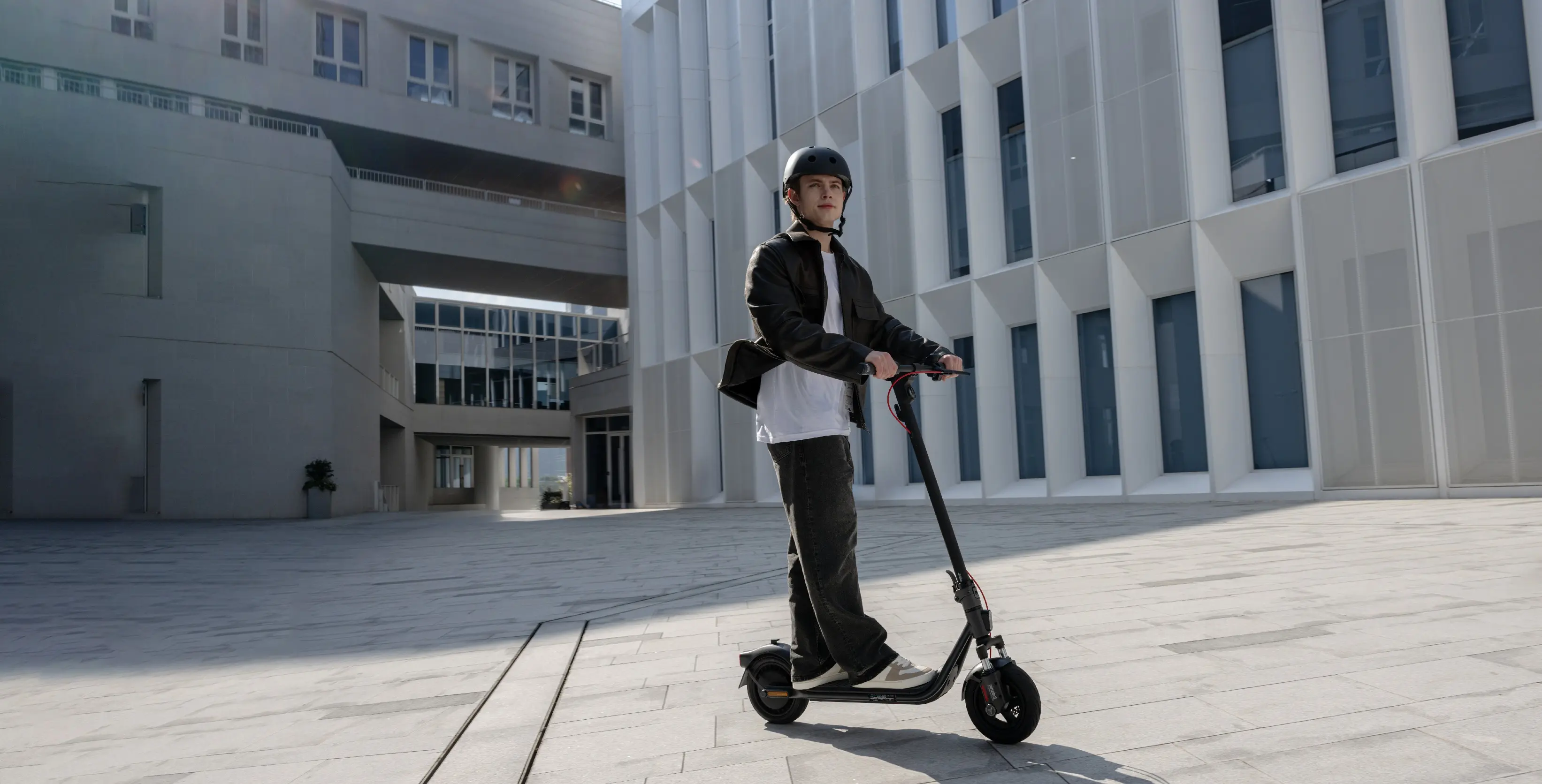Trotineta electrica Segway-Ninebot KickScooter F2 PRO E II (Black)