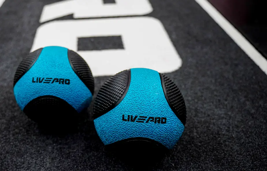 Медицинский мяч LivePro LP8112 4kg (Black/Blue)