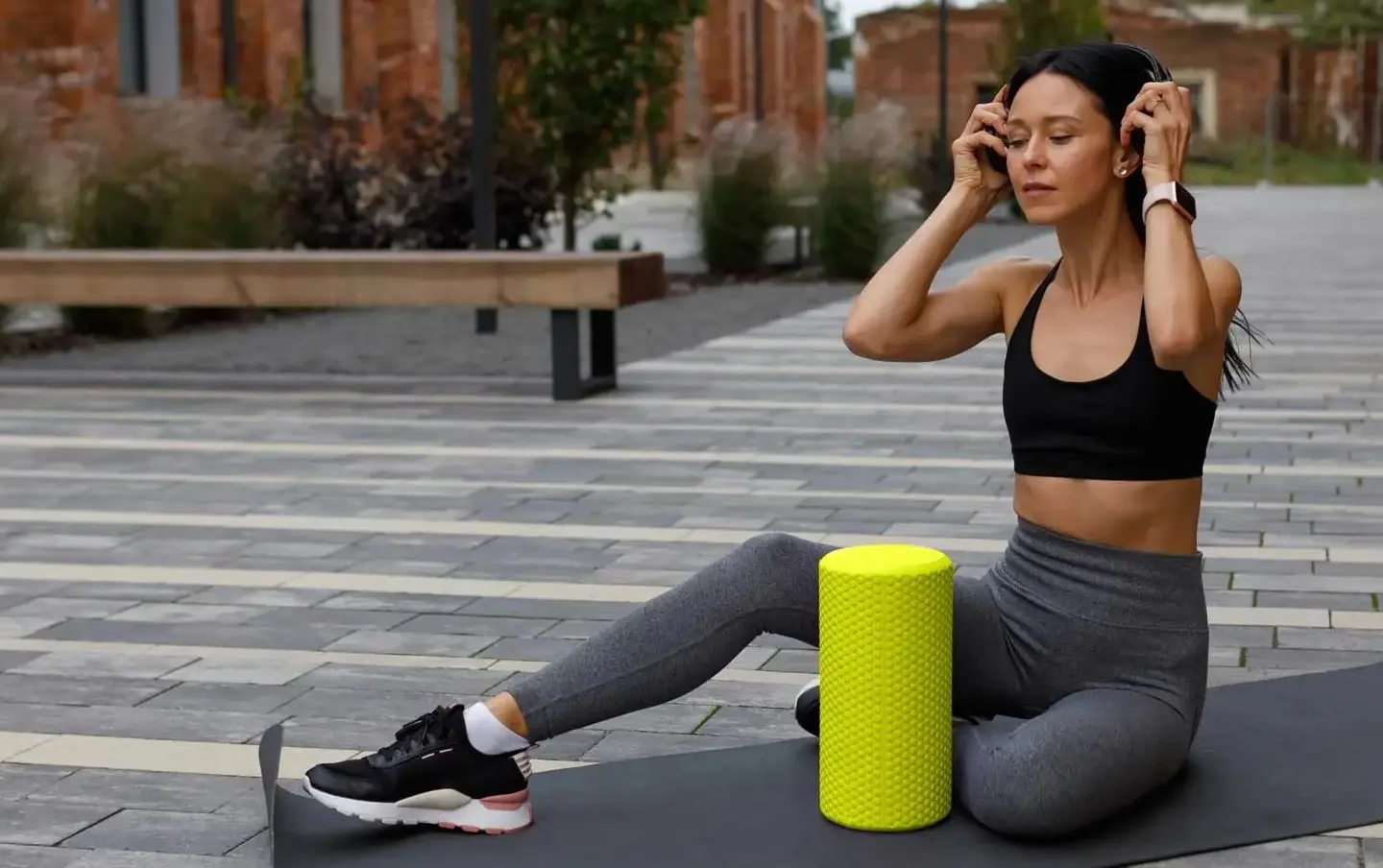 Массажный ролик Neo Sport NS-963 196303 (Neon Green) - 7