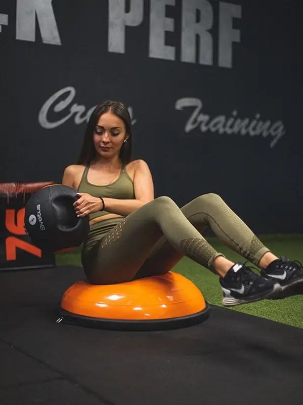 Медицинбол Sveltus 884 4 kg (Black/Orange)