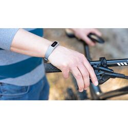 Bratara de fitness Garmin Vivosmart 4 (Grey/Silver) Thumb