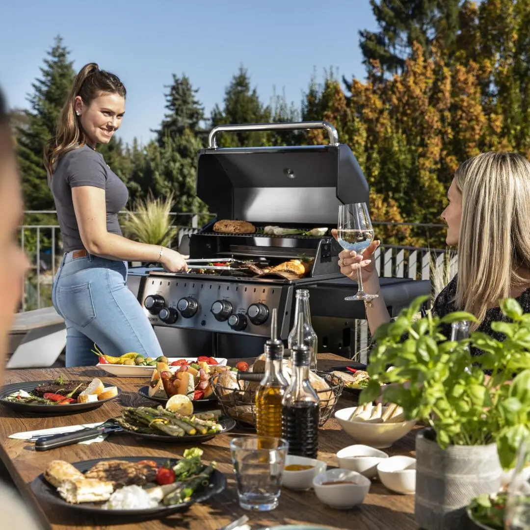 Газовый гриль Broil King Crown 440 (Black/Silver) - 5