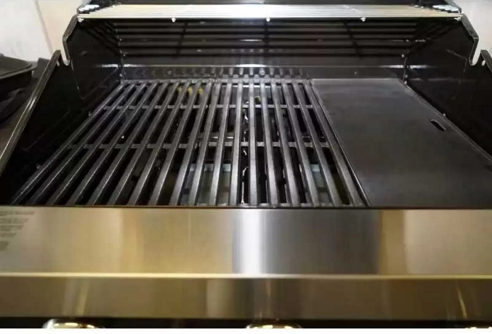 Гриль Grandhall Premium GT4 + K01000295A (Black/Silver)