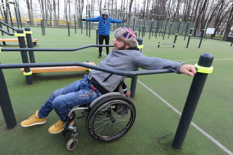 Брусья в подъем со скамьей для лиц с ОВЗ PlayPark PD-02