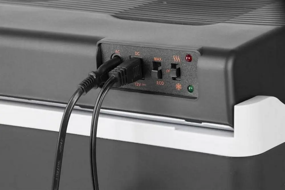 Автомобильный холодильник 2в1 Strend Pro 802372 (Black)