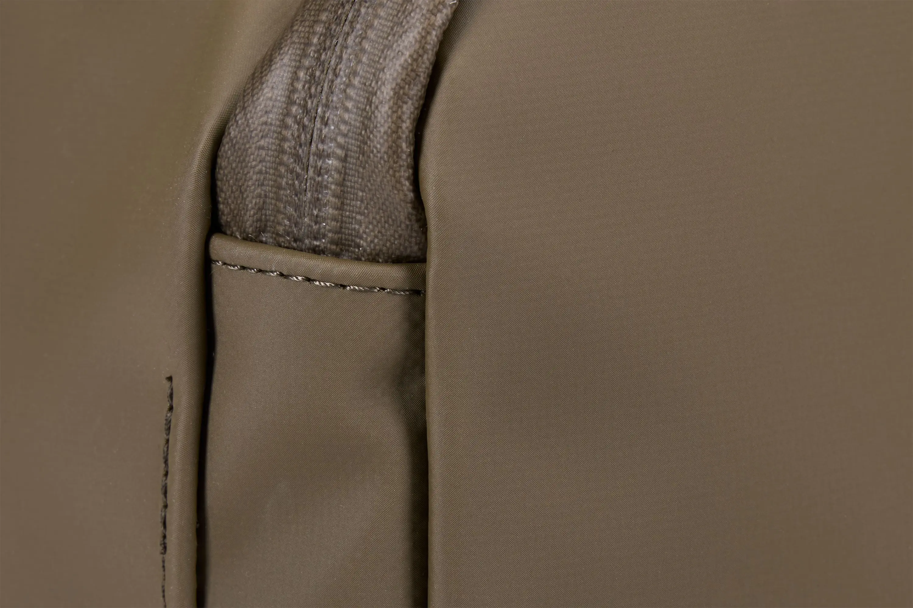 Geanta Thule Chasm 3L (Deep Khaki) - 3