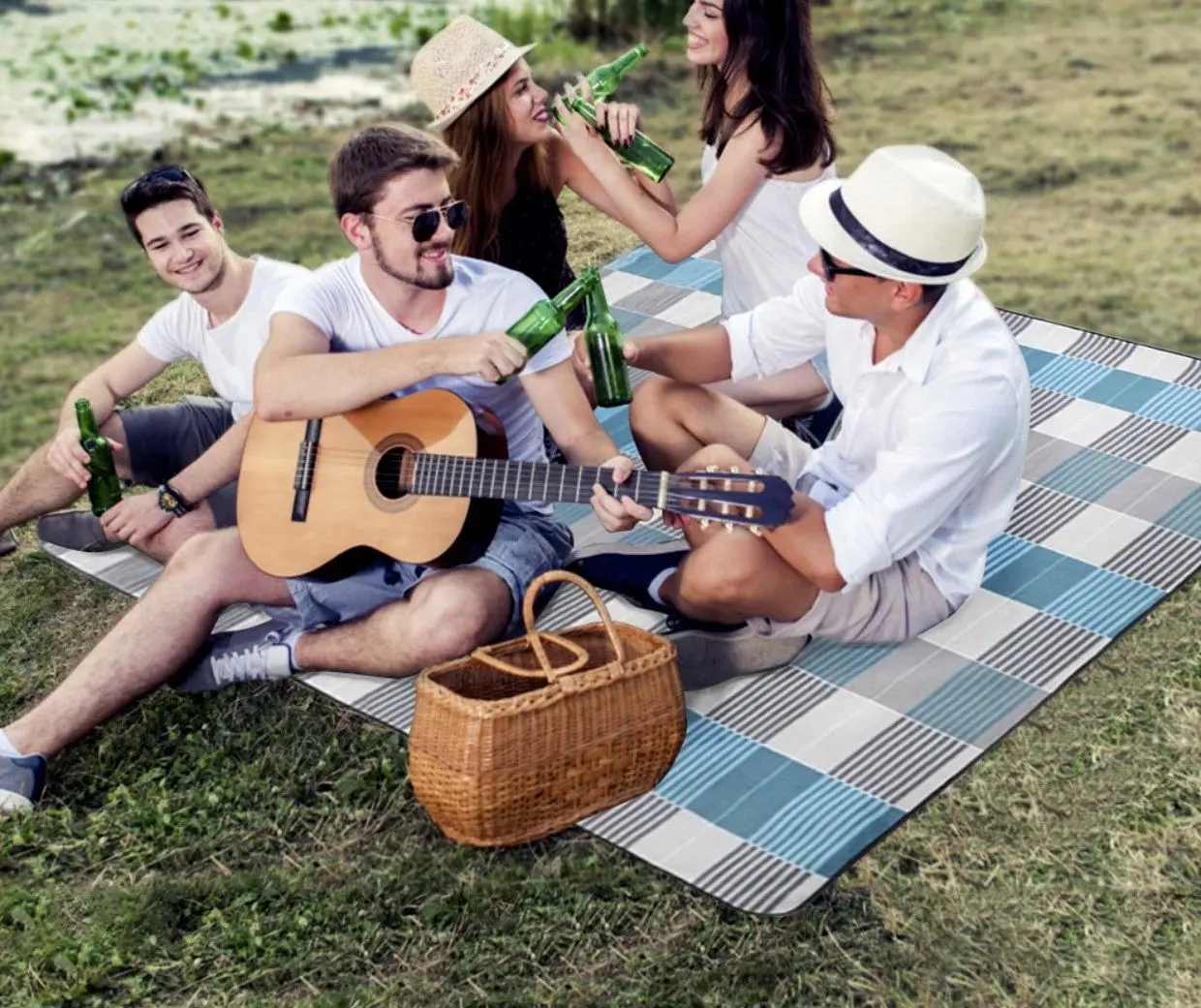 Patura pentru picnic Trizand 21077 200x200cm (Grey/Blue)