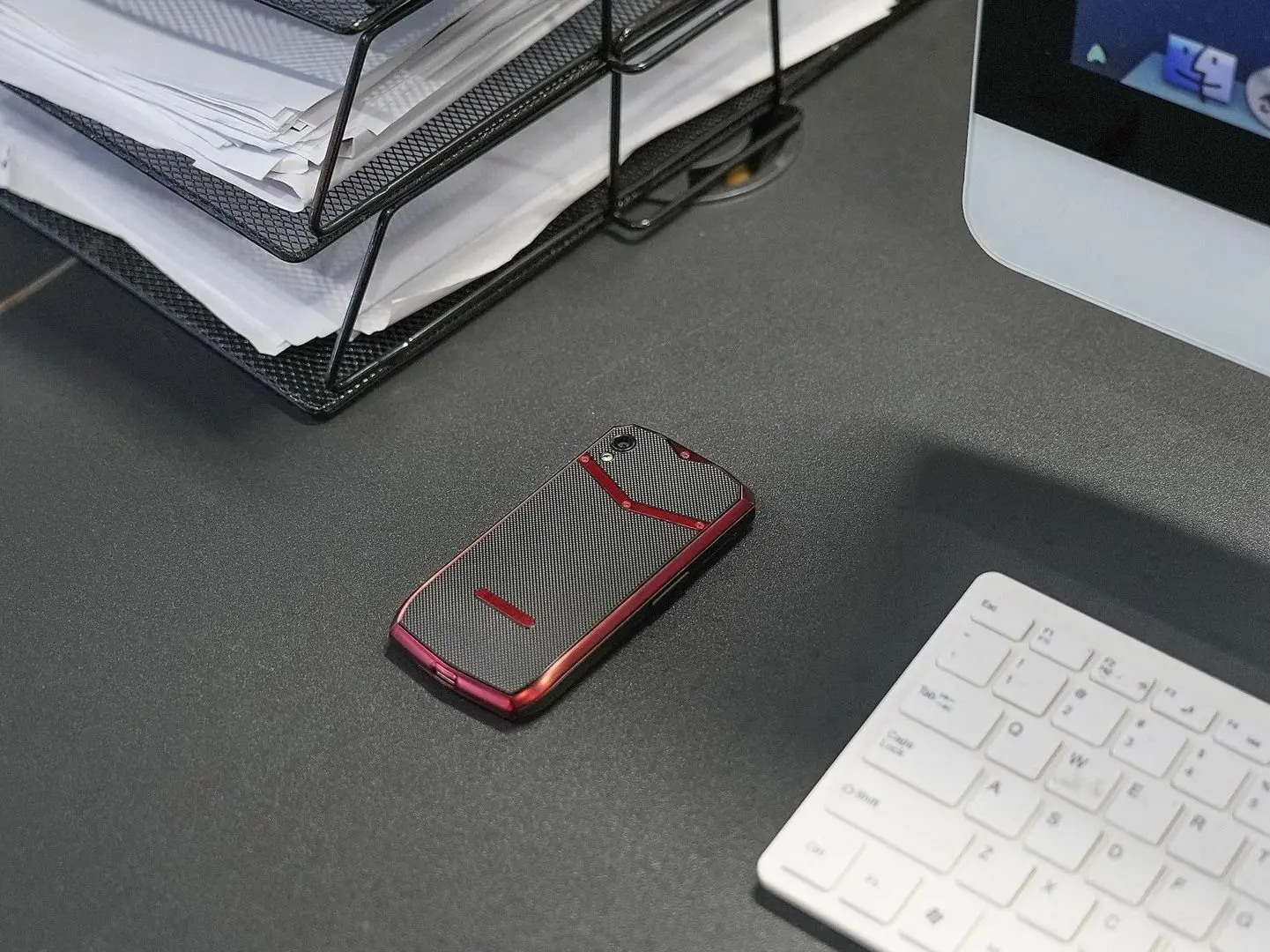 Мобильный телефон Cubot Pocket Dual 4GB/64GB (Black/Red)