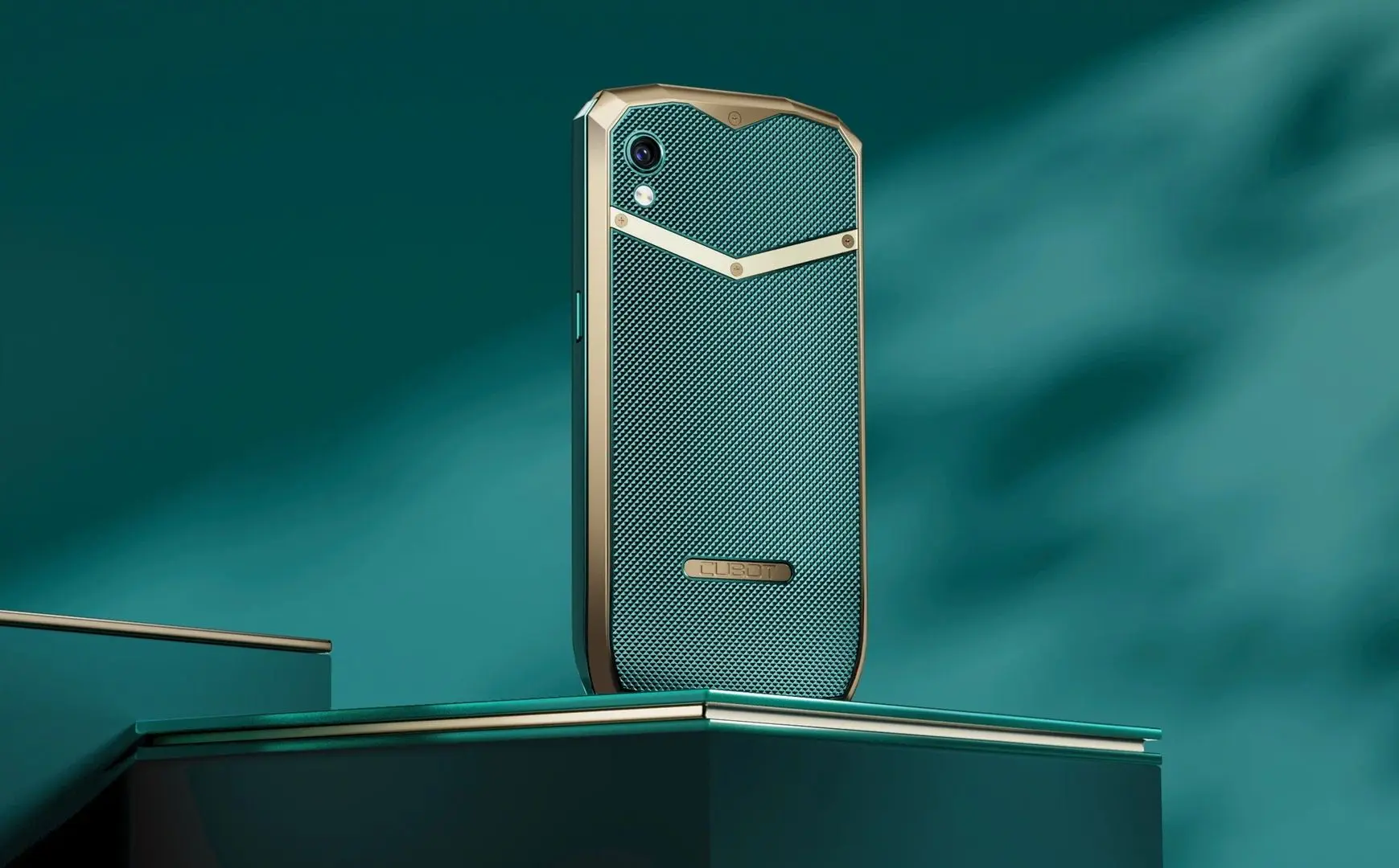 Мобильный телефон Cubot Pocket Dual 4GB/64GB (Green/Gold)