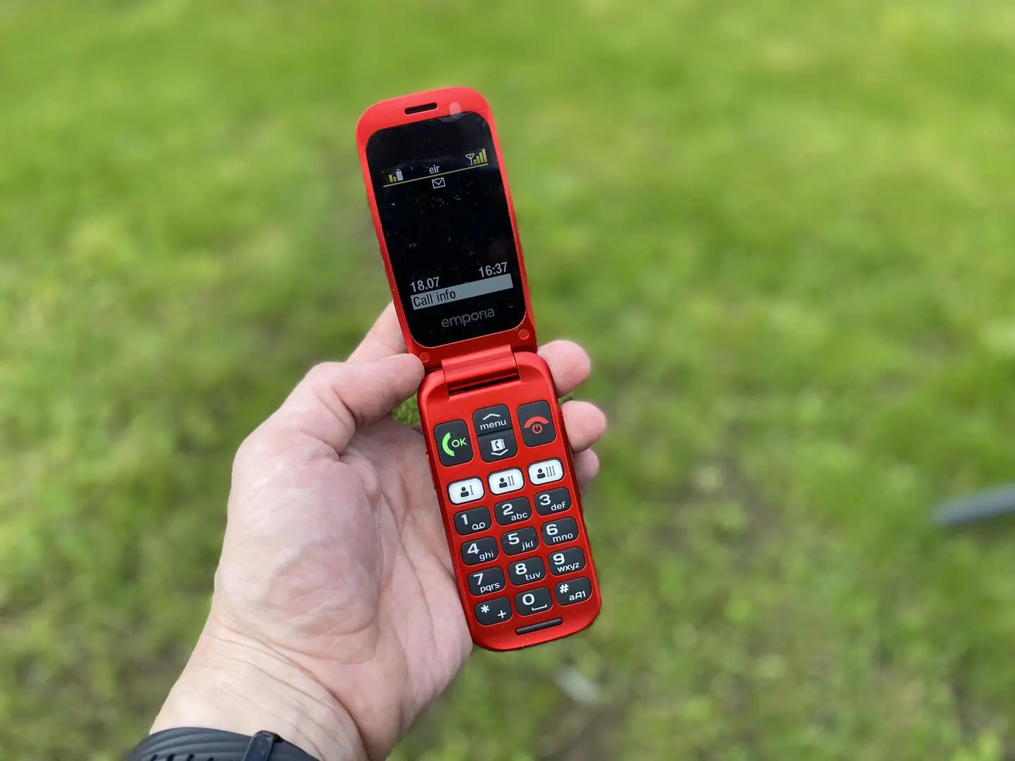 Telefon mobil Emporia One V200 (Black/Red)