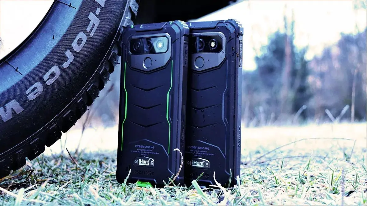 Telefon mobil iHunt Cyber Dog 4G Duos 4GB/32GB (Black)