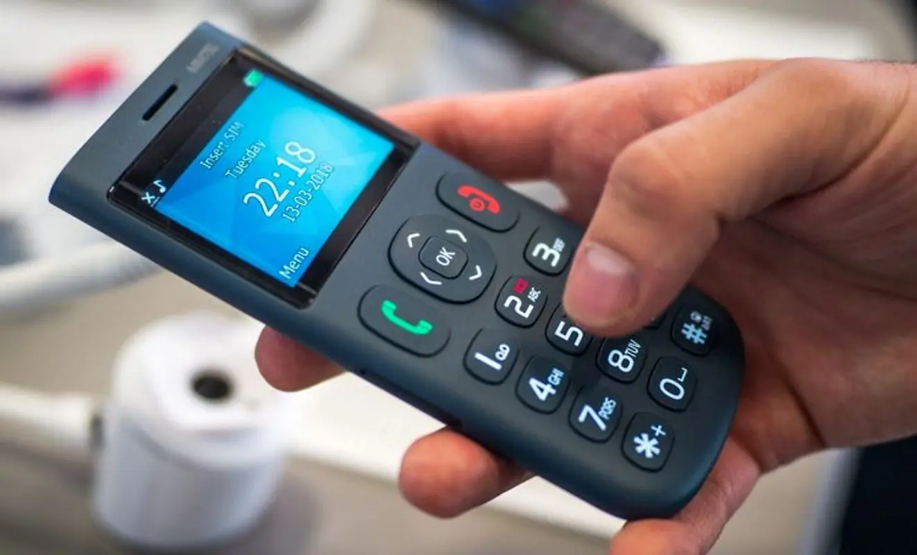 Мобильный телефон Maxcom Comfort MM751 Duos (Grey) - 4