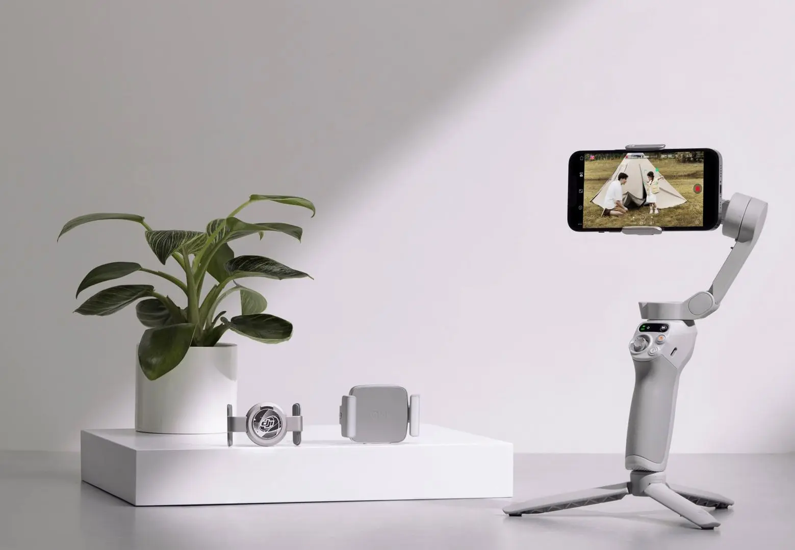 Stabilizator pentru smartphone DJI Osmo Mobile SE (Gray)