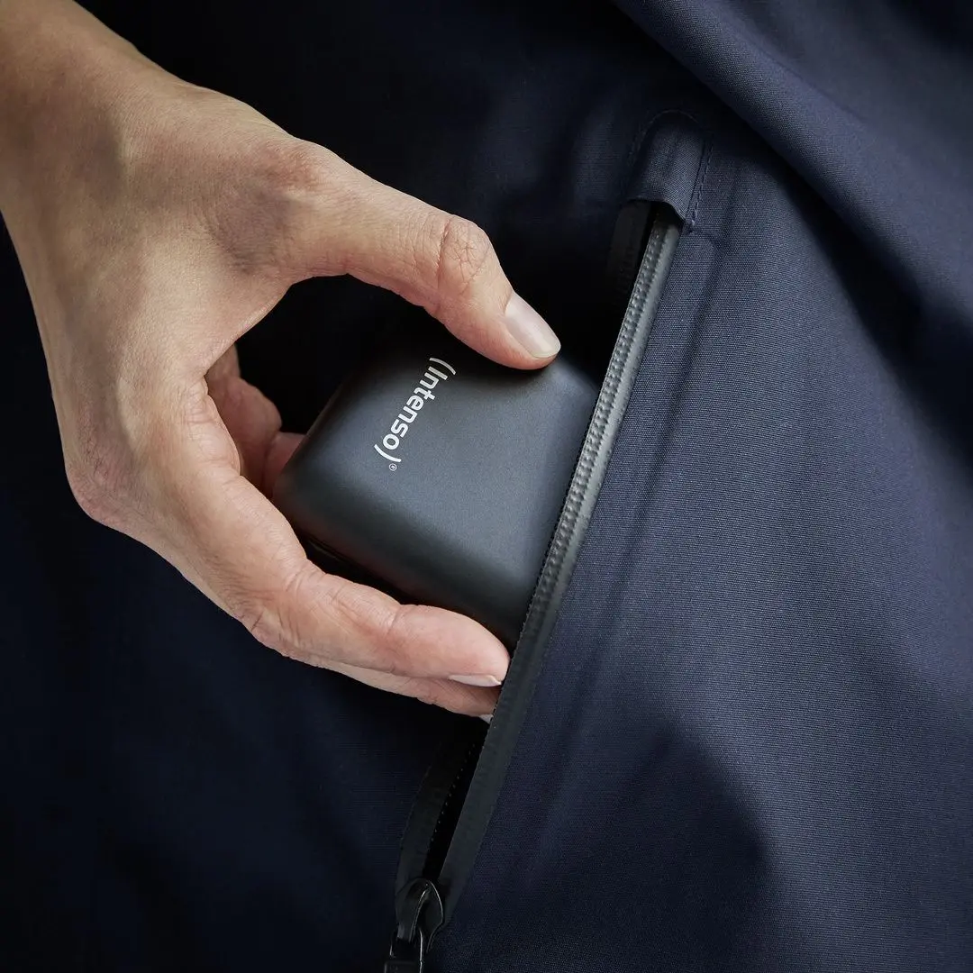 Универсальный внешний аккумулятор Intenso XС10000 (Black) - 8