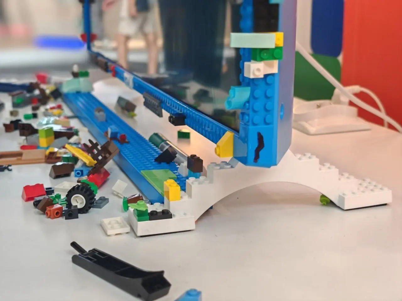 Телевизор Kivi KidsTV FHD Smart (Blue)