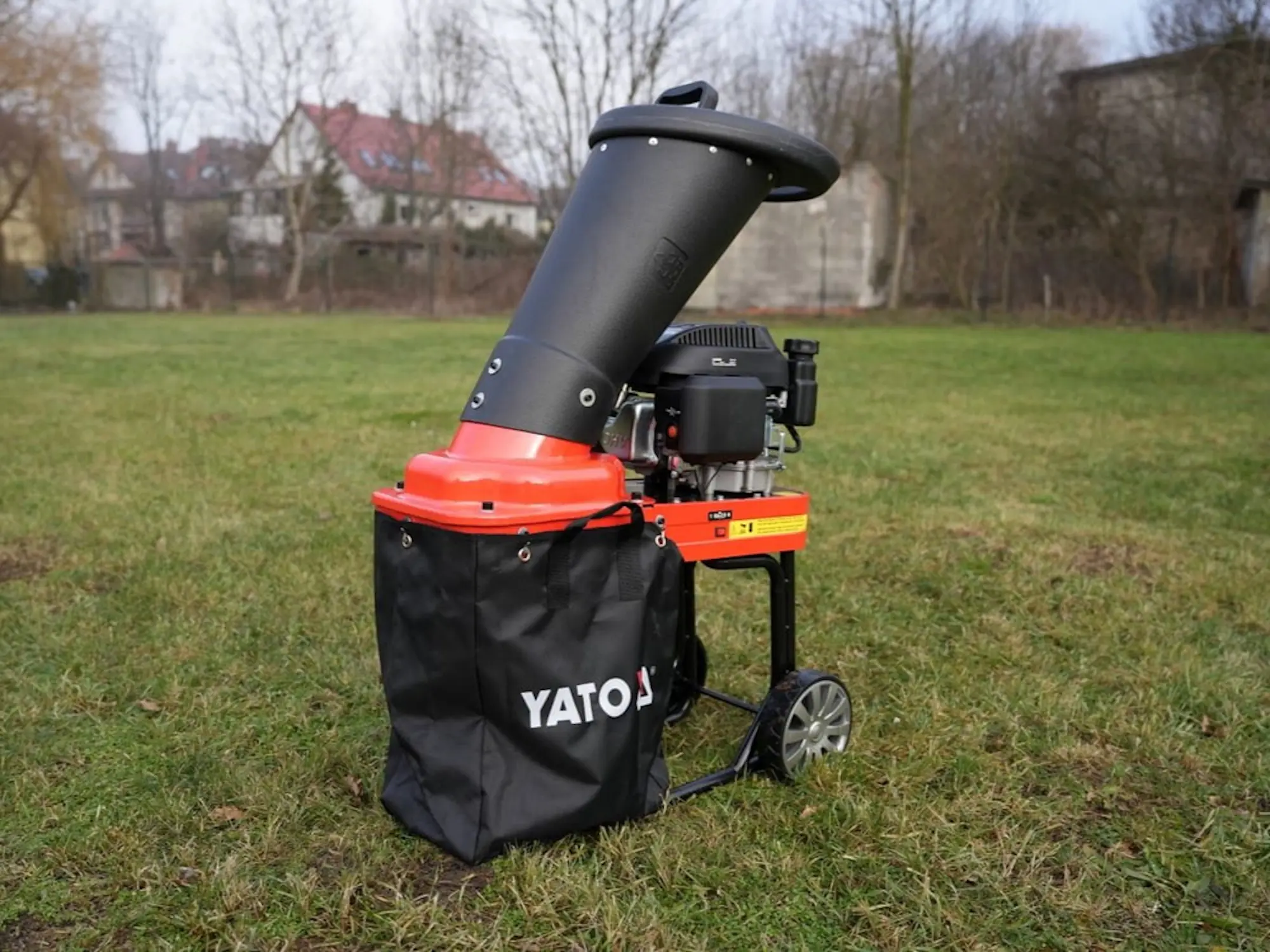 Tocator de crengi Yato YT-85580