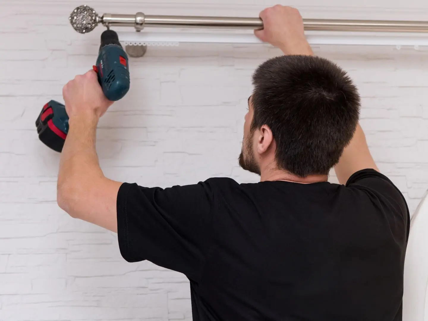 Установка карниза (1 погонный метр)