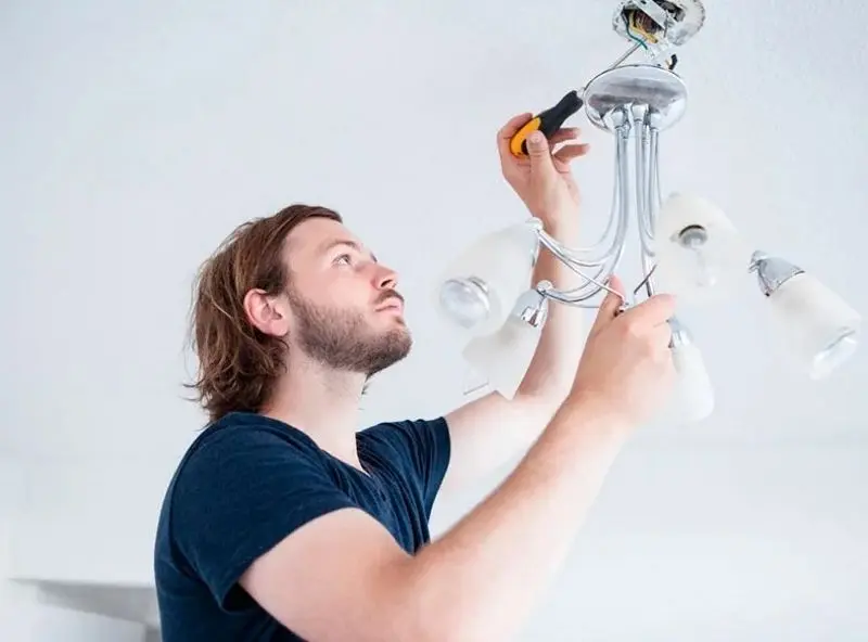 Установка люстры/лампы