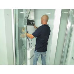 Монтаж душевой панели