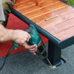 Сборка и установка садовой скамьи Thumb