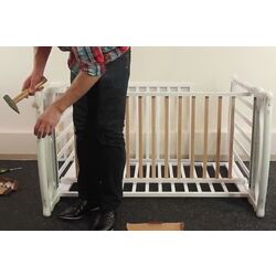 Asamblarea patucului pentru copii