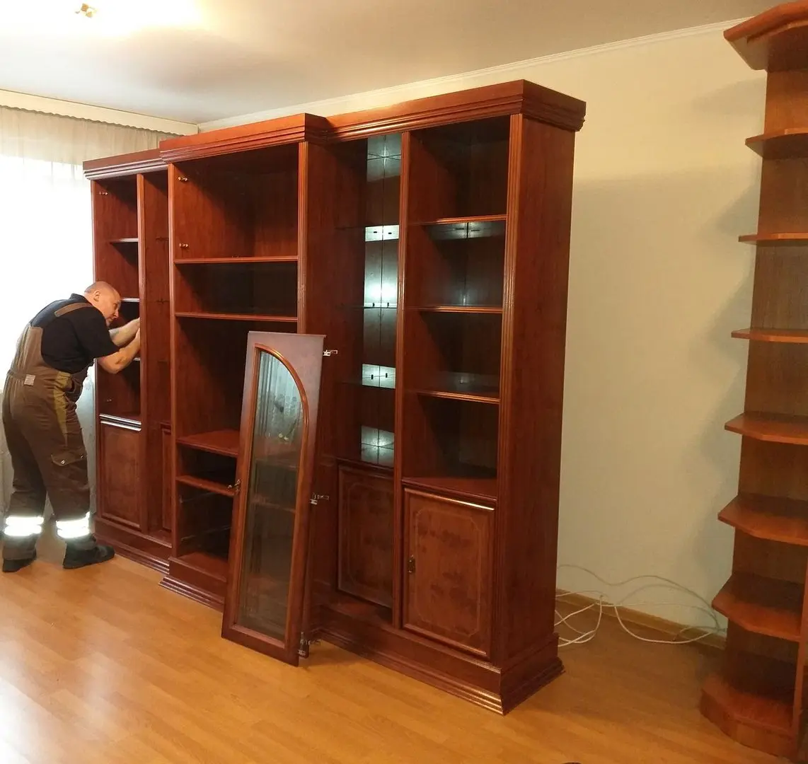 Asamblarea mobilierului living (1 metru lungime)