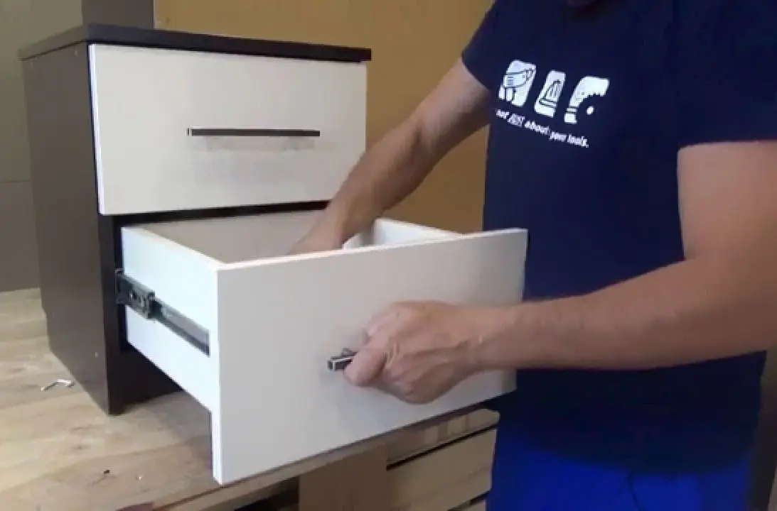 Asamblarea noptierei