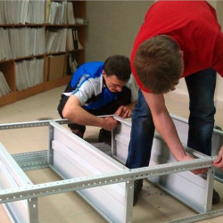 Asamblarea etajerei Thumb