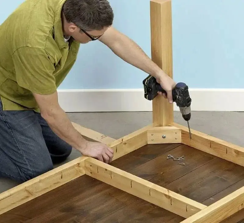 Asamblarea mesei de conferinta (1 metru lungime)