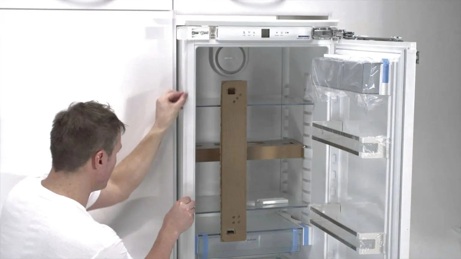 Instalarea frigiderului incorporabil