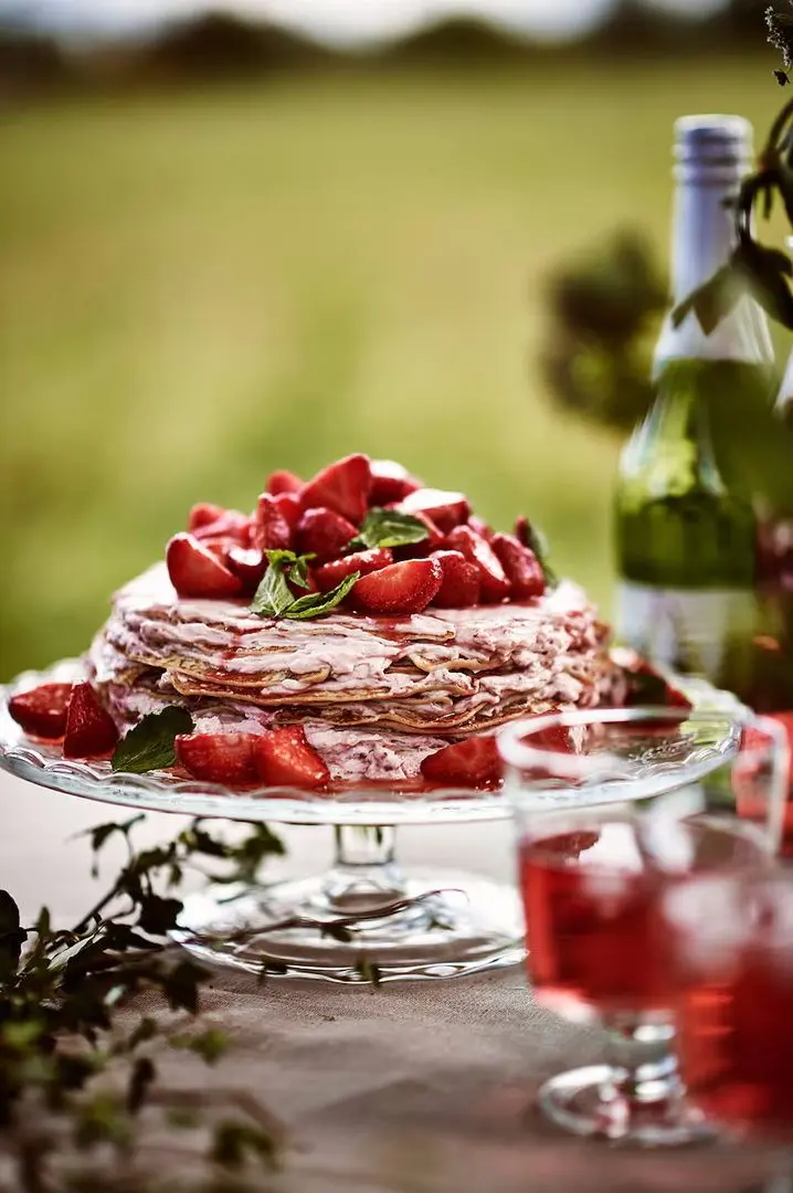 Platou pentru desert cu capac Ikea Arv Brollop 29cm (Transparent)