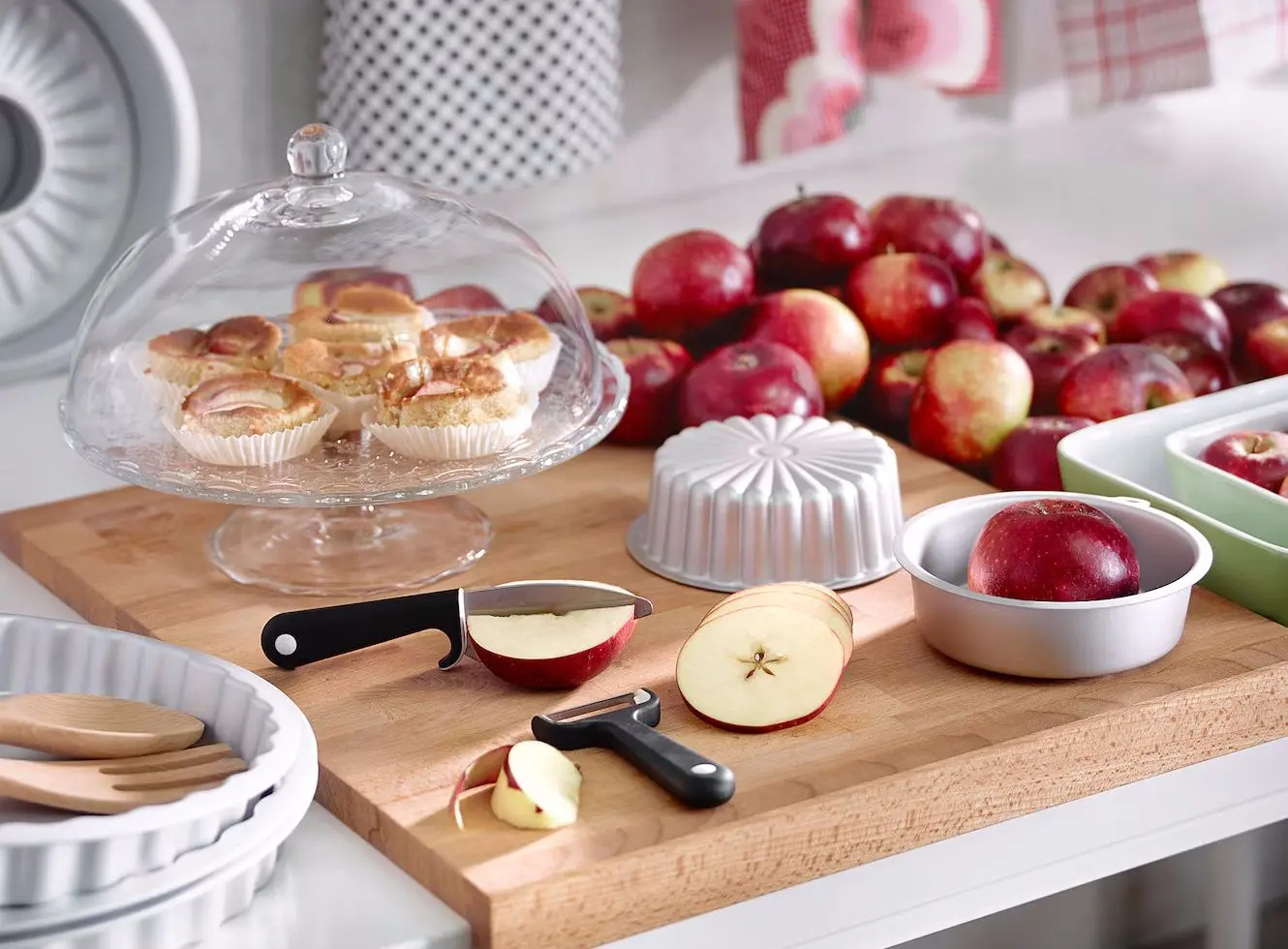 Platou pentru desert cu capac Ikea Arv Brollop 29cm (Transparent)