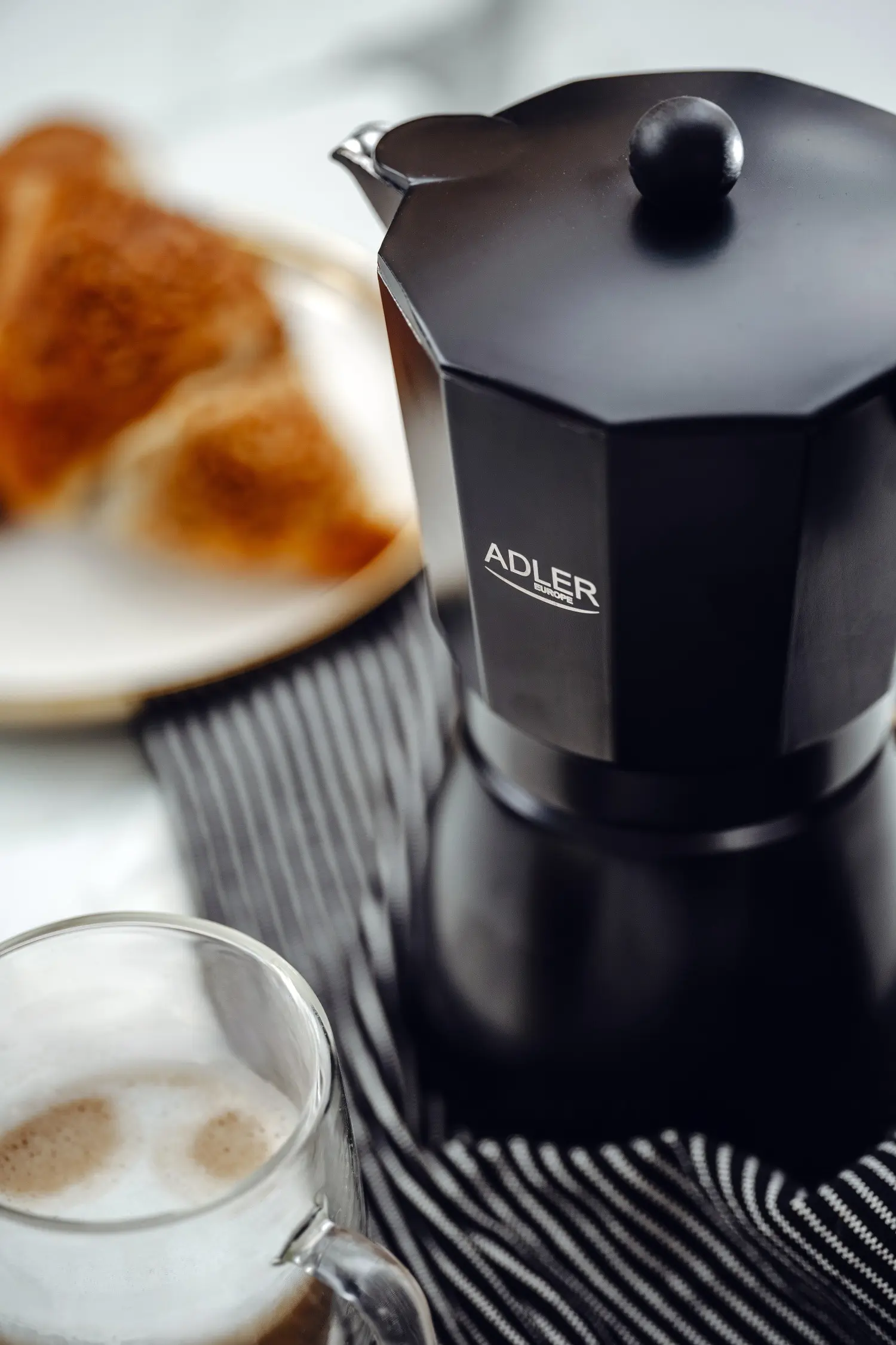 Гейзерная кофеварка Adler AD 4420 (Black) - 7