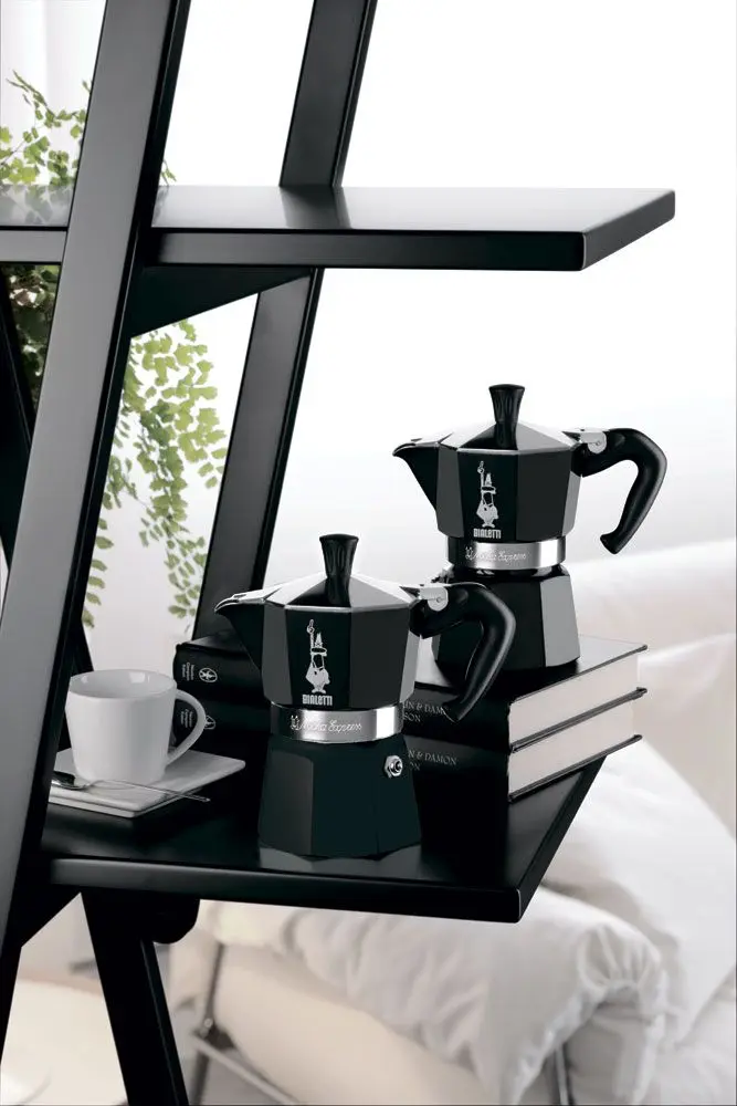 Гейзерная кофеварка Bialetti Moka Express 3TZ (Black)