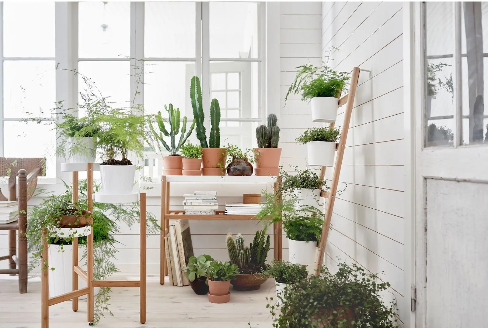 Suport pentru flori Ikea Satsumas 78cm (Bambus/Alb)